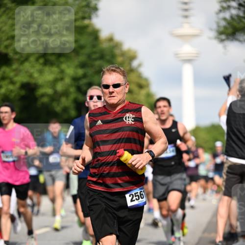 29.06.2025 - hella hamburg halbmarathon Dr. Thomas Lammeyer http://msf.ph/oto/8376178 29.06.2025 09:58:25 Kennedybrücke 1119, 1342, 1399, 1750, 1817, 1942, 2020, 2222, 2367, 2442, 2470, 2561, 2670, 2816, 2889, 2955, 3562, 4017, 4816, 5020, 5447, 5884, 6290, 6819, 6978, 6991, 7087, 7274, 7297, 7335, 7508, 7908, 8142, 8374, 8482, 8657, 8698, 8916, 8981, 9038, 9051, 9710, 9924, 9931, 10057, 11125, 11422 meine-sportfotos.de