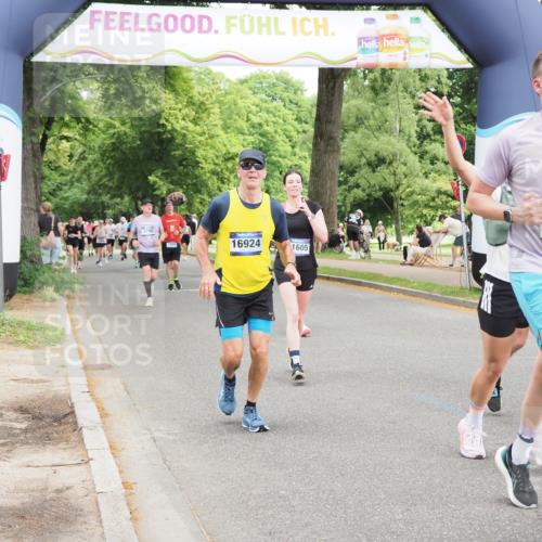 29.06.2025 - hella hamburg halbmarathon MichiJ http://msf.ph/oto/8376187 29.06.2025 10:45:25 Zwischen KM18-KM19 1319, 2159, 4767, 5084, 7189, 9655, 10268, 11605, 11846, 12734, 12779, 13512, 14673, 15217, 16409, 16563, 16608, 16924, 17346, 17967, 18327 meine-sportfotos.de