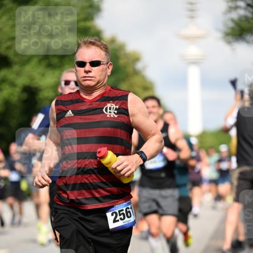 29.06.2025 - hella hamburg halbmarathon Dr. Thomas Lammeyer http://msf.ph/oto/8376236 29.06.2025 09:58:26 Kennedybrücke 1119, 1342, 1399, 1549, 1750, 1817, 1942, 2020, 2222, 2367, 2442, 2561, 2670, 2816, 2889, 2955, 3562, 4017, 4816, 5447, 5884, 6290, 6923, 6978, 6991, 7087, 7274, 7297, 7335, 7508, 7908, 8142, 8482, 8657, 8698, 8916, 8981, 9038, 9710, 9924, 9931, 10057, 11125, 11422 meine-sportfotos.de