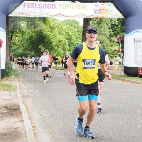 29.06.2025 - hella hamburg halbmarathon MichiJ http://msf.ph/oto/8376260 29.06.2025 10:45:26 Zwischen KM18-KM19 2159, 4767, 7189, 9655, 10268, 11605, 12734, 12779, 13512, 14673, 16409, 16563, 16924, 17346, 17967, 18327 meine-sportfotos.de