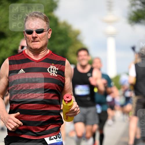 29.06.2025 - hella hamburg halbmarathon Dr. Thomas Lammeyer http://msf.ph/oto/8376262 29.06.2025 09:58:26 Kennedybrücke 1119, 1342, 1399, 1549, 1750, 1817, 1942, 2020, 2222, 2367, 2442, 2561, 2670, 2816, 2889, 2955, 3562, 4017, 4816, 5447, 5884, 6290, 6923, 6978, 6991, 7087, 7274, 7297, 7335, 7508, 7908, 8142, 8482, 8657, 8698, 8916, 8981, 9038, 9710, 9924, 9931, 10057, 11125, 11422 meine-sportfotos.de