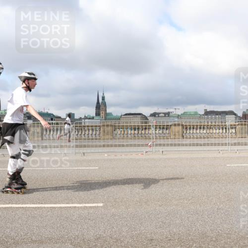29.06.2025 - hella hamburg halbmarathon Lena Gebhardt http://msf.ph/oto/8376282 29.06.2025 09:13:10 Lombardsbrücke  meine-sportfotos.de