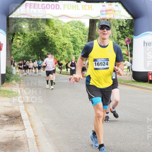 29.06.2025 - hella hamburg halbmarathon MichiJ http://msf.ph/oto/8376286 29.06.2025 10:45:26 Zwischen KM18-KM19 2159, 4767, 7189, 9655, 10268, 11605, 12734, 12779, 13512, 14673, 16409, 16563, 16924, 17346, 17967, 18327 meine-sportfotos.de