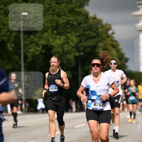 29.06.2025 - hella hamburg halbmarathon Dr. Thomas Lammeyer http://msf.ph/oto/8376292 29.06.2025 10:20:08 Kennedybrücke 1212, 1308, 1651, 2071, 2076, 2436, 2601, 2835, 3167, 4583, 4828, 5046, 8057, 8169, 8274, 8554, 8746, 9307, 9601, 9784, 9802, 9881, 10107, 10139, 10141, 10183, 10292, 10844, 11113, 11303 meine-sportfotos.de