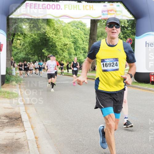 29.06.2025 - hella hamburg halbmarathon MichiJ http://msf.ph/oto/8376300 29.06.2025 10:45:26 Zwischen KM18-KM19 2159, 4767, 7189, 9655, 10268, 11605, 12734, 12779, 13512, 14673, 16409, 16563, 16924, 17346, 17967, 18327 meine-sportfotos.de