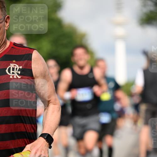 29.06.2025 - hella hamburg halbmarathon Dr. Thomas Lammeyer http://msf.ph/oto/8376337 29.06.2025 09:58:26 Kennedybrücke 1119, 1342, 1399, 1549, 1750, 1817, 1942, 2020, 2222, 2367, 2442, 2561, 2670, 2816, 2889, 2955, 3562, 4017, 4816, 5447, 5884, 6290, 6923, 6978, 6991, 7087, 7274, 7297, 7335, 7508, 7908, 8142, 8482, 8657, 8698, 8916, 8981, 9038, 9710, 9924, 9931, 10057, 11125, 11422 meine-sportfotos.de