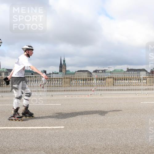 29.06.2025 - hella hamburg halbmarathon Lena Gebhardt http://msf.ph/oto/8376340 29.06.2025 09:13:10 Lombardsbrücke  meine-sportfotos.de