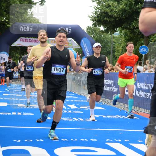 29.06.2025 - hella hamburg halbmarathon Strokosch-Dieckow http://msf.ph/oto/8376341 29.06.2025 10:48:21 Ziel 1537, 3747, 5129, 5362, 5528, 6081, 6923, 7367, 7599, 8216, 9262, 9770, 11211, 11451, 11467, 12549, 12840, 13962, 14797, 14990, 15629, 15735, 17745, 17855, 17982, 18790, 18923, 18963, 19127 meine-sportfotos.de