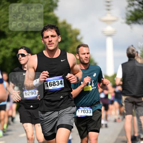 29.06.2025 - hella hamburg halbmarathon Dr. Thomas Lammeyer http://msf.ph/oto/8376442 29.06.2025 09:58:27 Kennedybrücke 1119, 1342, 1399, 1549, 1750, 1817, 1942, 2020, 2222, 2367, 2442, 2561, 2670, 2816, 2889, 2955, 3562, 4017, 4816, 5447, 5884, 6290, 6389, 6923, 6978, 6991, 7087, 7274, 7297, 7335, 7508, 7908, 8482, 8657, 8698, 8916, 8981, 9038, 9661, 9710, 9924, 9931, 10057, 11125, 11422 meine-sportfotos.de