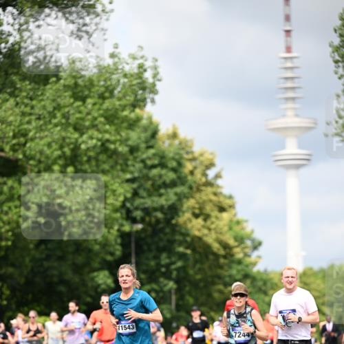 29.06.2025 - hella hamburg halbmarathon Dr. Thomas Lammeyer http://msf.ph/oto/8376449 29.06.2025 10:42:31 Kennedybrücke 1394, 1578, 1596, 1791, 1901, 2124, 3010, 3246, 3338, 3633, 3635, 3636, 3716, 4414, 4921, 5713, 5790, 5875, 6695, 6696, 6930, 7118, 7119, 7148, 7244, 7371, 7552, 8539, 8615, 8696, 9391, 9424, 9500, 9699, 10146, 10584, 11152, 11164 meine-sportfotos.de