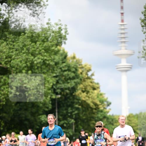 29.06.2025 - hella hamburg halbmarathon Dr. Thomas Lammeyer http://msf.ph/oto/8376466 29.06.2025 10:42:31 Kennedybrücke 1394, 1578, 1596, 1791, 1901, 2124, 3010, 3246, 3338, 3633, 3635, 3636, 3716, 4414, 4921, 5713, 5790, 5875, 6695, 6696, 6930, 7118, 7119, 7148, 7244, 7371, 7552, 8539, 8615, 8696, 9391, 9424, 9500, 9699, 10146, 10584, 11152, 11164 meine-sportfotos.de