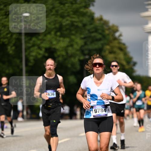 29.06.2025 - hella hamburg halbmarathon Dr. Thomas Lammeyer http://msf.ph/oto/8376484 29.06.2025 10:20:09 Kennedybrücke 1212, 1308, 1651, 2071, 2076, 2436, 2601, 2835, 4583, 4828, 5046, 8057, 8169, 8274, 8554, 8746, 9307, 9601, 9784, 9802, 9881, 10107, 10139, 10141, 10183, 10292, 10844, 11113, 11303 meine-sportfotos.de