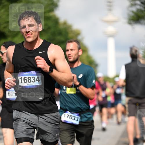 29.06.2025 - hella hamburg halbmarathon Dr. Thomas Lammeyer http://msf.ph/oto/8376506 29.06.2025 09:58:28 Kennedybrücke 1119, 1342, 1399, 1549, 1750, 1817, 1942, 2222, 2367, 2442, 2561, 2670, 2816, 2889, 2955, 3562, 4017, 4816, 5447, 5884, 6290, 6389, 6923, 6978, 6991, 7087, 7274, 7297, 7335, 7508, 7908, 8482, 8657, 8698, 8916, 8981, 9038, 9661, 9710, 9924, 9931, 10057, 11125, 11422 meine-sportfotos.de