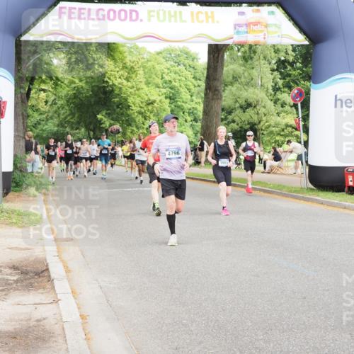 29.06.2025 - hella hamburg halbmarathon MichiJ http://msf.ph/oto/8376538 29.06.2025 10:45:28 Zwischen KM18-KM19 1946, 1951, 2159, 4796, 7189, 9655, 10268, 11605, 12734, 12779, 13512, 14673, 16409, 16563, 16924, 17967, 18327 meine-sportfotos.de