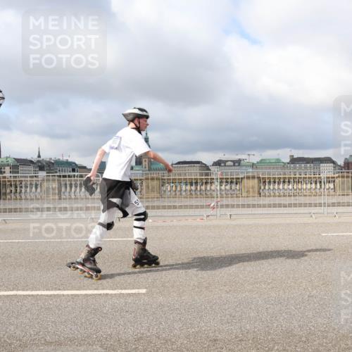 29.06.2025 - hella hamburg halbmarathon Lena Gebhardt http://msf.ph/oto/8376540 29.06.2025 09:13:10 Lombardsbrücke  meine-sportfotos.de