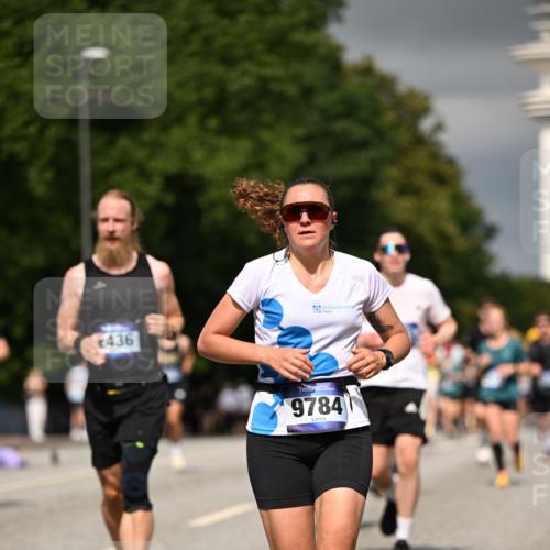 29.06.2025 - hella hamburg halbmarathon Dr. Thomas Lammeyer http://msf.ph/oto/8376586 29.06.2025 10:20:09 Kennedybrücke 1212, 1308, 1651, 2071, 2076, 2436, 2601, 2835, 4583, 4828, 5046, 8057, 8169, 8274, 8554, 8746, 9307, 9601, 9784, 9802, 9881, 10107, 10139, 10141, 10183, 10292, 10844, 11113, 11303 meine-sportfotos.de