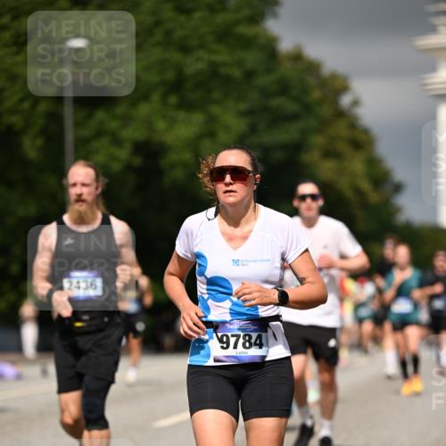29.06.2025 - hella hamburg halbmarathon Dr. Thomas Lammeyer http://msf.ph/oto/8376614 29.06.2025 10:20:09 Kennedybrücke 1212, 1308, 1651, 2071, 2076, 2436, 2601, 2835, 4583, 4828, 5046, 8057, 8169, 8274, 8554, 8746, 9307, 9601, 9784, 9802, 9881, 10107, 10139, 10141, 10183, 10292, 10844, 11113, 11303 meine-sportfotos.de