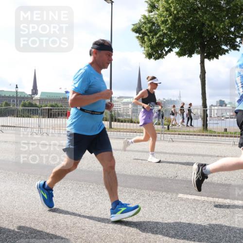 29.06.2025 - hella hamburg halbmarathon Lena Gebhardt http://msf.ph/oto/8376643 29.06.2025 10:02:28 Lombardsbrücke 11, 1128, 1254, 1364, 1432, 1453, 1702, 1733, 2142, 2322, 2323, 2685, 2712, 2819, 3169, 3225, 3780, 3919, 3976, 4066, 4985, 5734, 5763, 6166, 6295, 6322, 6708, 6752, 6860, 7031, 7049, 7189, 7223, 7243, 7323, 7869, 7888, 8003, 8364, 8624, 8662, 8749, 9006, 9020, 9021, 9131, 9156, 9353, 9554, 9741, 9928, 9986, 10128, 10295, 10539, 10866, 11191, 11250, 11515, 11554, 11670, 11702, 11782, 11871, 11938, 11968, 12315, 12316, 12491, 14660, 14677, 16420 meine-sportfotos.de