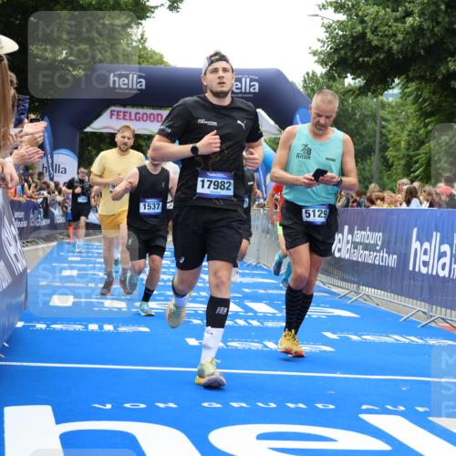 29.06.2025 - hella hamburg halbmarathon Strokosch-Dieckow http://msf.ph/oto/8376667 29.06.2025 10:48:20 Ziel 1537, 3747, 5129, 5362, 5528, 6081, 6923, 7367, 7599, 8216, 8916, 9262, 9770, 11211, 11451, 11467, 12549, 12840, 14797, 14990, 15629, 15735, 17745, 17855, 17982, 18790, 18923, 18963, 19127 meine-sportfotos.de