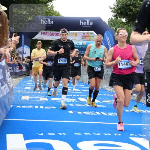 29.06.2025 - hella hamburg halbmarathon Strokosch-Dieckow http://msf.ph/oto/8376691 29.06.2025 10:48:19 Ziel 1537, 3747, 5129, 5362, 5528, 6081, 6923, 7367, 7599, 8216, 8916, 9262, 9770, 11211, 11467, 12549, 12840, 14797, 15629, 15735, 17745, 17855, 17982, 18790, 18923, 18963, 19127 meine-sportfotos.de
