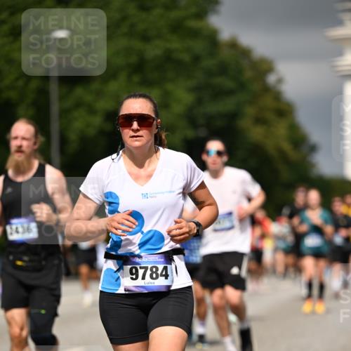 29.06.2025 - hella hamburg halbmarathon Dr. Thomas Lammeyer http://msf.ph/oto/8376712 29.06.2025 10:20:10 Kennedybrücke 1212, 1308, 1651, 2071, 2076, 2165, 2436, 2601, 2803, 2835, 4583, 4828, 5046, 7158, 8057, 8169, 8274, 8295, 8554, 8746, 9307, 9601, 9784, 9802, 9881, 10107, 10139, 10141, 10183, 10292, 10844, 11113, 11303 meine-sportfotos.de
