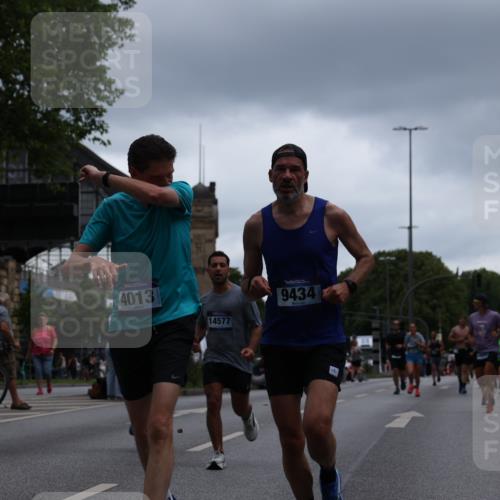 29.06.2025 - hella hamburg halbmarathon Yannick Fuchs http://msf.ph/oto/8376754 29.06.2025 10:54:23 20KM 1681, 2011, 2091, 2167, 2363, 2730, 4013, 6309, 7065, 8003, 8191, 8421, 8422, 8509, 8923, 9006, 9434, 10576, 11041, 11366, 11753, 11937, 12491, 13488, 13589, 14224, 14429, 14577, 15344, 15901, 16439, 17491, 17825, 17899, 18029, 18063, 18254, 18701, 19159, 19246 meine-sportfotos.de