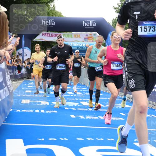 29.06.2025 - hella hamburg halbmarathon Strokosch-Dieckow http://msf.ph/oto/8376776 29.06.2025 10:48:19 Ziel 1537, 3747, 5129, 5362, 5528, 6081, 6923, 7367, 7599, 8216, 8916, 9262, 9770, 11211, 11467, 12549, 12840, 14797, 15629, 15735, 17745, 17855, 17982, 18790, 18923, 18963, 19127 meine-sportfotos.de