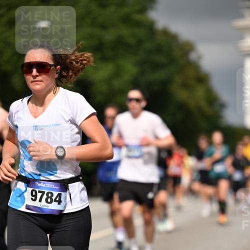 29.06.2025 - hella hamburg halbmarathon Dr. Thomas Lammeyer http://msf.ph/oto/8376808 29.06.2025 10:20:10 Kennedybrücke 1212, 1308, 1651, 2071, 2076, 2165, 2436, 2601, 2803, 2835, 4583, 4828, 5046, 7158, 8057, 8169, 8274, 8295, 8554, 8746, 9307, 9601, 9784, 9802, 9881, 10107, 10139, 10141, 10183, 10292, 10844, 11113, 11303 meine-sportfotos.de