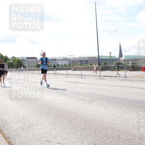 29.06.2025 - hella hamburg halbmarathon Lena Gebhardt http://msf.ph/oto/8376813 29.06.2025 10:15:15 Lombardsbrücke 13881, 1524, 8256, 1071, 1296, 1379, 1524, 1575, 1745, 2046, 2110, 2140, 2281, 2601, 2690, 2720, 3025, 3417, 3454, 3507, 3509, 3513, 3650, 3844, 4495, 4641, 5271, 5608, 5739, 5800, 5986, 6181, 6248, 6317, 7195, 7439, 7452, 7809, 7810, 7881, 8055, 8237, 8239, 8256, 8275, 8522, 8563, 8609, 8854, 9113, 9173, 9307, 9423, 9847, 9911, 9975, 9997, 10589, 10717, 10858, 10963, 11271, 11598, 12457, 12521, 13197, 13453, 13500, 15150, 15740 meine-sportfotos.de
