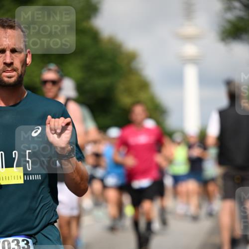 29.06.2025 - hella hamburg halbmarathon Dr. Thomas Lammeyer http://msf.ph/oto/8376827 29.06.2025 09:58:29 Kennedybrücke 1119, 1342, 1549, 1817, 1942, 2222, 2367, 2442, 2561, 2670, 2816, 2889, 2955, 3562, 4017, 5447, 5884, 6290, 6389, 6923, 6978, 6991, 7087, 7274, 7297, 7335, 7508, 7908, 8482, 8657, 8698, 8916, 8981, 9038, 9661, 9710, 9924, 9931, 10057, 11125, 11422 meine-sportfotos.de
