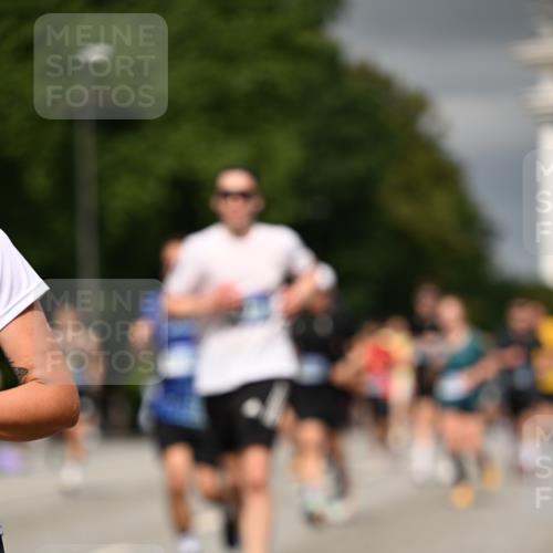 29.06.2025 - hella hamburg halbmarathon Dr. Thomas Lammeyer http://msf.ph/oto/8376888 29.06.2025 10:20:11 Kennedybrücke 1212, 1308, 1651, 2071, 2165, 2436, 2601, 2803, 2835, 4583, 4637, 4828, 5046, 7158, 8057, 8169, 8274, 8295, 8554, 8746, 9307, 9601, 9784, 9802, 9810, 9881, 10107, 10139, 10141, 10183, 10292, 10844, 11113, 11303 meine-sportfotos.de