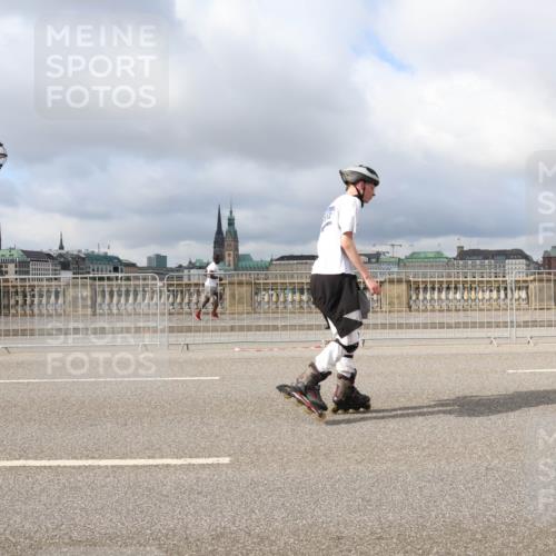 29.06.2025 - hella hamburg halbmarathon Lena Gebhardt http://msf.ph/oto/8376892 29.06.2025 09:13:11 Lombardsbrücke  meine-sportfotos.de