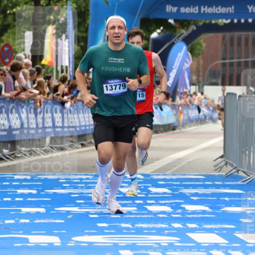 29.06.2025 - hella hamburg halbmarathon Strokosch-Dieckow http://msf.ph/oto/8376894 29.06.2025 10:26:03 Ziel 9767, 13779, 16615, 17003 meine-sportfotos.de