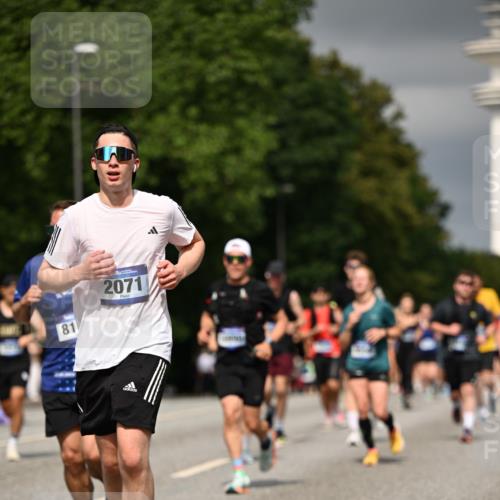 29.06.2025 - hella hamburg halbmarathon Dr. Thomas Lammeyer http://msf.ph/oto/8376899 29.06.2025 10:20:12 Kennedybrücke 1212, 1308, 1599, 1651, 2071, 2165, 2436, 2601, 2803, 2835, 4478, 4583, 4637, 4828, 5046, 6935, 7158, 7753, 8057, 8169, 8274, 8295, 8554, 8597, 8645, 8746, 9307, 9601, 9628, 9784, 9802, 9810, 9881, 10107, 10139, 10141, 10183, 10292, 10844, 11113, 11303 meine-sportfotos.de