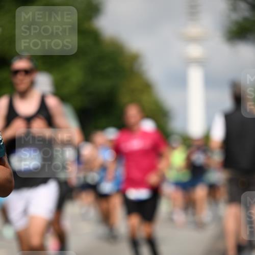 29.06.2025 - hella hamburg halbmarathon Dr. Thomas Lammeyer http://msf.ph/oto/8376932 29.06.2025 09:58:29 Kennedybrücke 1119, 1342, 1549, 1817, 1942, 2222, 2367, 2442, 2561, 2670, 2816, 2889, 2955, 3562, 4017, 5447, 5884, 6290, 6389, 6923, 6978, 6991, 7087, 7274, 7297, 7335, 7508, 7908, 8482, 8657, 8698, 8916, 8981, 9038, 9661, 9710, 9924, 9931, 10057, 11125, 11422 meine-sportfotos.de