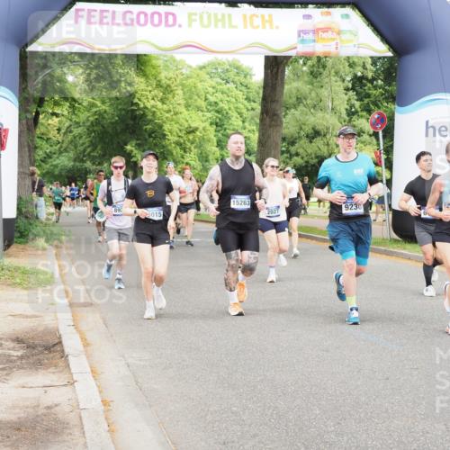 29.06.2025 - hella hamburg halbmarathon MichiJ http://msf.ph/oto/8376949 29.06.2025 10:45:34 Zwischen KM18-KM19 1946, 1951, 2027, 4796, 5675, 6636, 7138, 8929, 9230, 12144, 15263, 19015 meine-sportfotos.de