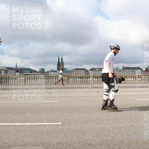 29.06.2025 - hella hamburg halbmarathon Lena Gebhardt http://msf.ph/oto/8376992 29.06.2025 09:13:11 Lombardsbrücke  meine-sportfotos.de