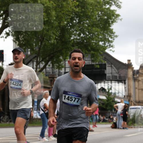 29.06.2025 - hella hamburg halbmarathon Yannick Fuchs http://msf.ph/oto/8377008 29.06.2025 10:54:25 20KM 1681, 2091, 2167, 2363, 2730, 4013, 6033, 6309, 7065, 8003, 8191, 8421, 8422, 8509, 8923, 9006, 9434, 10576, 11041, 11366, 11753, 11937, 12491, 13488, 13589, 14224, 14429, 14577, 15344, 15901, 16439, 17491, 17825, 17899, 18029, 18063, 18254, 18701, 19159, 19246 meine-sportfotos.de