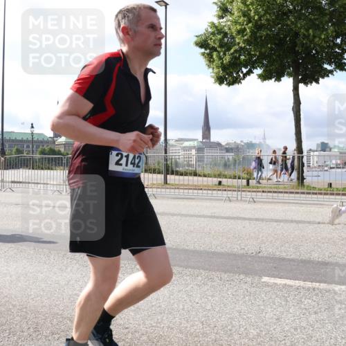 29.06.2025 - hella hamburg halbmarathon Lena Gebhardt http://msf.ph/oto/8377019 29.06.2025 10:02:29 Lombardsbrücke 58, 2142, 1128, 1254, 1432, 1453, 1702, 1733, 2142, 2322, 2323, 2685, 2712, 2819, 3169, 3225, 3780, 3919, 3976, 4066, 4985, 5734, 5763, 6166, 6295, 6322, 6708, 6752, 6860, 7031, 7049, 7223, 7243, 7323, 7869, 7888, 8003, 8364, 8624, 8662, 8749, 9006, 9020, 9021, 9131, 9156, 9353, 9554, 9741, 9928, 9986, 10128, 10295, 10539, 10866, 11191, 11250, 11515, 11554, 11670, 11702, 11782, 11871, 11938, 11968, 12315, 12316, 12491, 14660, 14677, 16420 meine-sportfotos.de