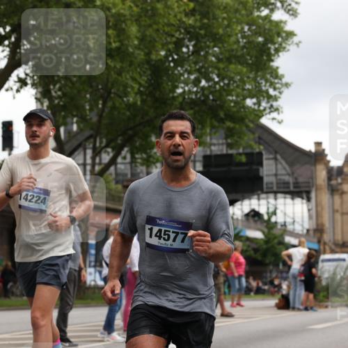 29.06.2025 - hella hamburg halbmarathon Yannick Fuchs http://msf.ph/oto/8377041 29.06.2025 10:54:25 20KM 1681, 2091, 2167, 2363, 2730, 4013, 6033, 6309, 7065, 8003, 8191, 8421, 8422, 8509, 8923, 9006, 9434, 10576, 11041, 11366, 11753, 11937, 12491, 13488, 13589, 14224, 14429, 14577, 15344, 15901, 16439, 17491, 17825, 17899, 18029, 18063, 18254, 18701, 19159, 19246 meine-sportfotos.de
