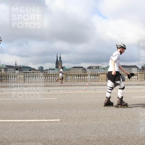 29.06.2025 - hella hamburg halbmarathon Lena Gebhardt http://msf.ph/oto/8377054 29.06.2025 09:13:11 Lombardsbrücke  meine-sportfotos.de