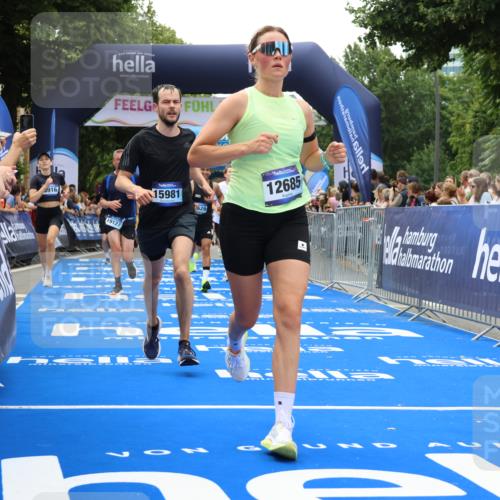 29.06.2025 - hella hamburg halbmarathon Strokosch-Dieckow http://msf.ph/oto/8377130 29.06.2025 10:48:12 Ziel 1914, 4711, 7599, 8916, 9544, 9626, 9638, 9770, 11211, 11467, 12685, 14192, 14797, 14814, 15590, 15629, 15735, 15973, 15981, 16094, 16269, 18963, 19127 meine-sportfotos.de
