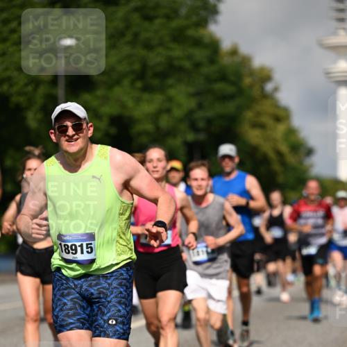 29.06.2025 - hella hamburg halbmarathon Dr. Thomas Lammeyer http://msf.ph/oto/8377226 29.06.2025 09:58:35 Kennedybrücke 1549, 1817, 2222, 2367, 2561, 2592, 2596, 2670, 2816, 2955, 3562, 4017, 4832, 5447, 5705, 5884, 6290, 6389, 6723, 6923, 6978, 6991, 7274, 7335, 7508, 7908, 8117, 8482, 8657, 8698, 8916, 8981, 9038, 9661, 9710, 9924, 9931, 10057, 10122, 11125, 11422 meine-sportfotos.de