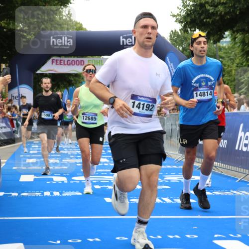29.06.2025 - hella hamburg halbmarathon Strokosch-Dieckow http://msf.ph/oto/8377229 29.06.2025 10:48:11 Ziel 1914, 4324, 4711, 7599, 8916, 9544, 9626, 9638, 9770, 11211, 11467, 12685, 14192, 14797, 14814, 15590, 15629, 15735, 15973, 15981, 16094, 16149, 16269, 18963, 19127 meine-sportfotos.de