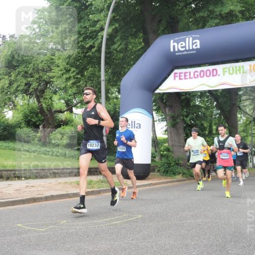 29.06.2025 - hella hamburg halbmarathon KatJ http://msf.ph/oto/8377283 29.06.2025 10:24:42 Zwischen KM18-KM19 3809, 6704 meine-sportfotos.de