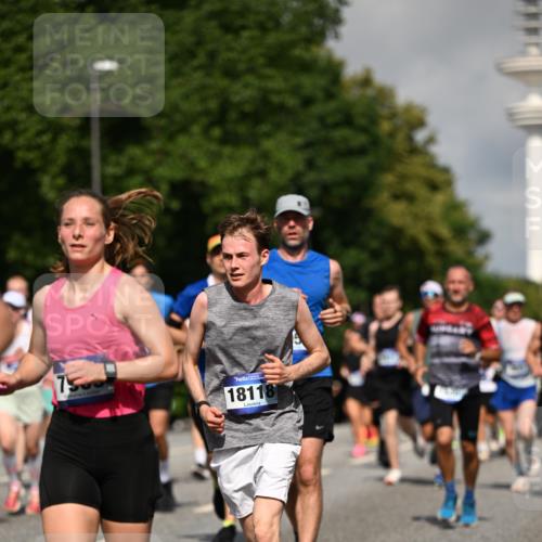 29.06.2025 - hella hamburg halbmarathon Dr. Thomas Lammeyer http://msf.ph/oto/8377285 29.06.2025 09:58:36 Kennedybrücke 1549, 1817, 2222, 2367, 2561, 2592, 2596, 2670, 2816, 2955, 3562, 4017, 4832, 5447, 5705, 6290, 6389, 6723, 6923, 6978, 6991, 7274, 7335, 7508, 7908, 8117, 8482, 8657, 8698, 8916, 8981, 9038, 9661, 9710, 9924, 9931, 10057, 10122, 11125, 11422 meine-sportfotos.de