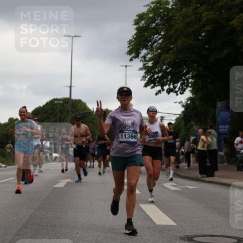 29.06.2025 - hella hamburg halbmarathon Yannick Fuchs http://msf.ph/oto/8377394 29.06.2025 10:54:29 20KM 1681, 2091, 2363, 4013, 6033, 6309, 6754, 7065, 7636, 8003, 8191, 8421, 8422, 8509, 8923, 9006, 9434, 10534, 10576, 11041, 11366, 11753, 11937, 12491, 13488, 13589, 14224, 14429, 14577, 15344, 17491, 17825, 17899, 18029, 18063, 18254, 18701, 19159, 19246 meine-sportfotos.de