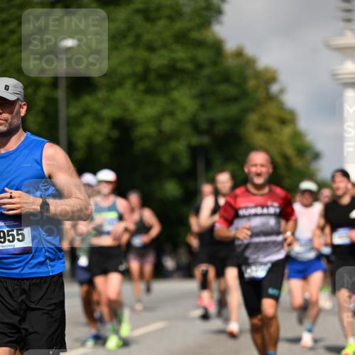 29.06.2025 - hella hamburg halbmarathon Dr. Thomas Lammeyer http://msf.ph/oto/8377434 29.06.2025 09:58:38 Kennedybrücke 1549, 1817, 2222, 2367, 2592, 2596, 2670, 2816, 2955, 3208, 4832, 5705, 6290, 6389, 6723, 6923, 6978, 6991, 7274, 7335, 7508, 7908, 8117, 8437, 8482, 8657, 8698, 8916, 8981, 9038, 9093, 9159, 9661, 9710, 9924, 9931, 10057, 10122, 11125 meine-sportfotos.de