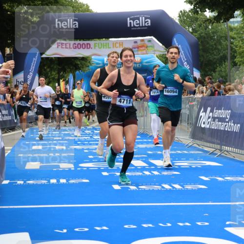 29.06.2025 - hella hamburg halbmarathon Strokosch-Dieckow http://msf.ph/oto/8377442 29.06.2025 10:48:07 Ziel 1086, 1914, 4324, 4601, 4711, 6377, 7599, 8916, 9544, 9626, 9638, 11211, 12685, 12706, 12724, 12747, 12808, 13570, 14192, 14814, 15590, 15629, 15973, 15981, 16094, 16149, 16269, 19127 meine-sportfotos.de