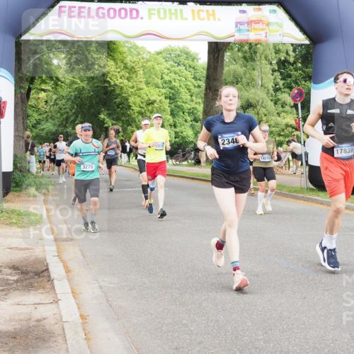29.06.2025 - hella hamburg halbmarathon MichiJ http://msf.ph/oto/8377561 29.06.2025 10:45:45 Zwischen KM18-KM19 2348, 2584, 2619, 2677, 2759, 2855, 3114, 4550, 6860, 8392, 10759, 16980, 17839, 17852, 18232, 18833, 18954 meine-sportfotos.de